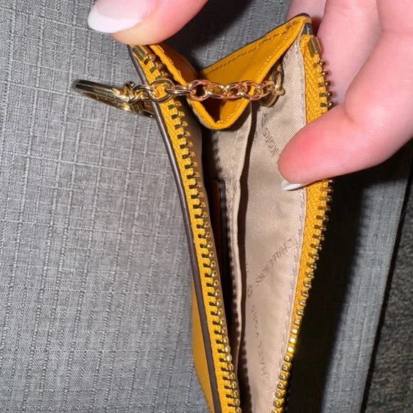 Michael Kors Mustard Yellow Card Holder - Picture 2 of 3